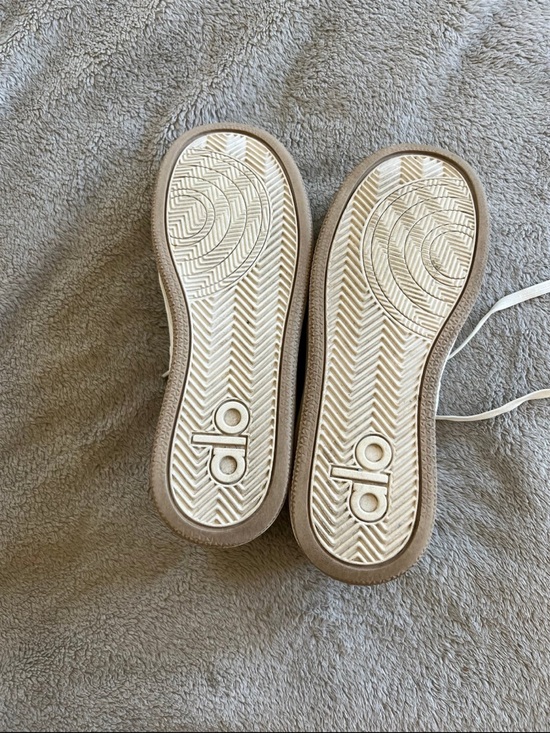 Alo Recovery Mode Sneakers Gravel/White Unisex Style display picture 1
